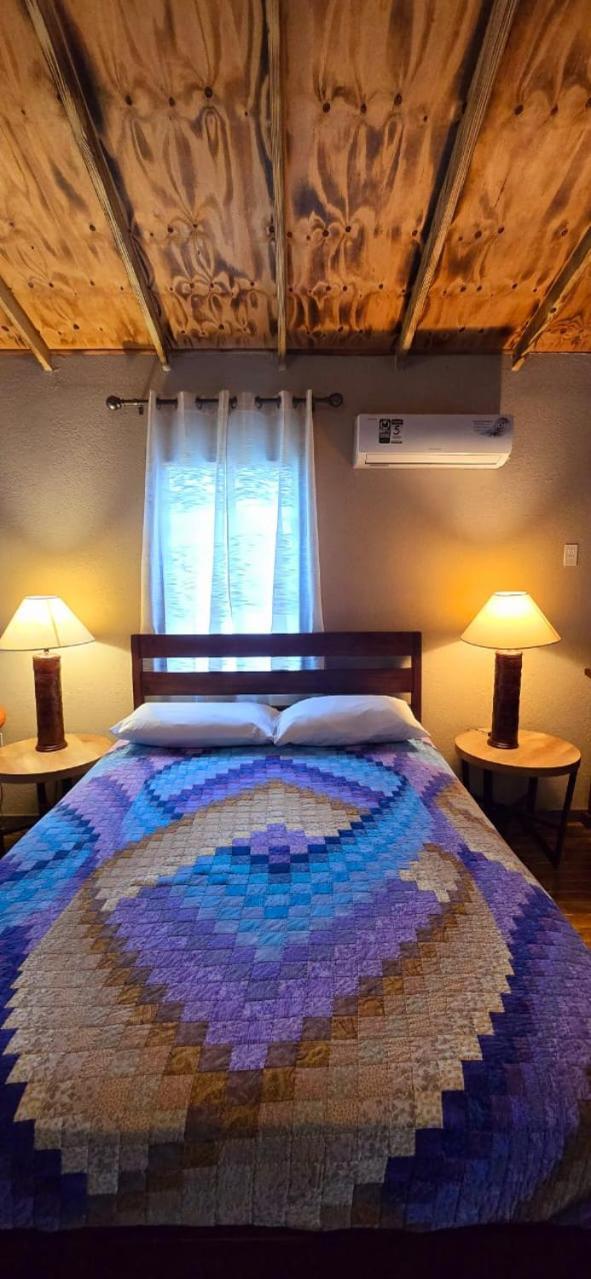Bed and Breakfast Tuquil-Ha Ladyville Exterior foto